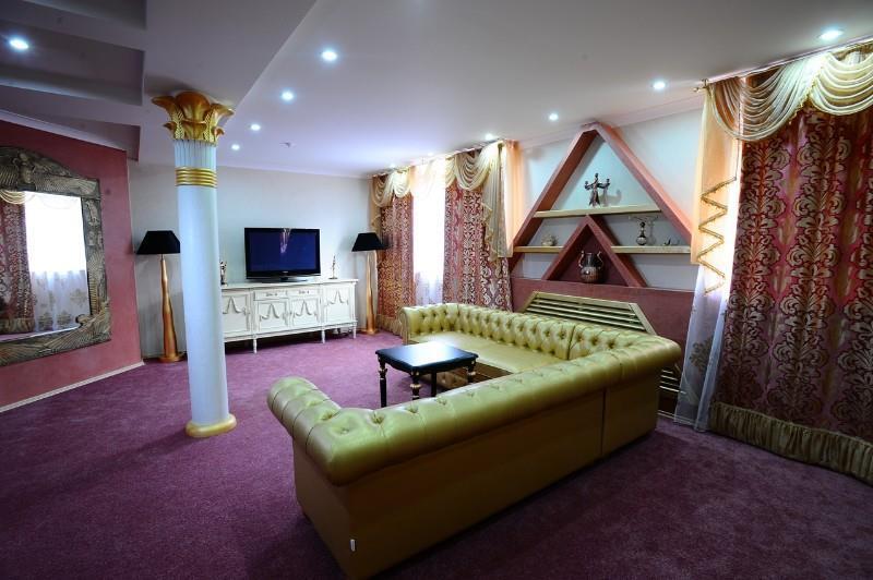 Hotel Faraon Floatel Kiew Zimmer foto